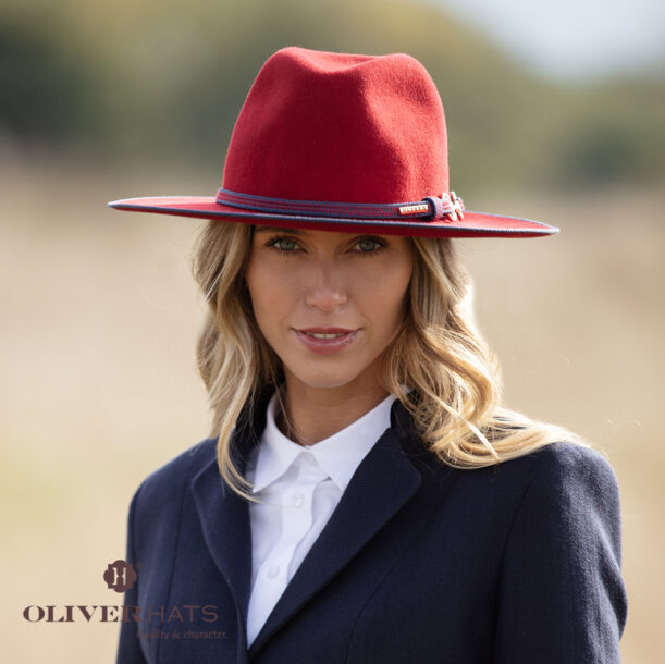 Dalton. Lana 120g impermeable roja con cinta Columbia y ribete de cordón azul. - Imagen 2