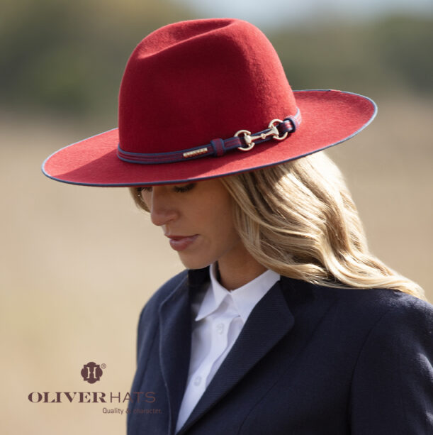 Dalton. Lana 120g impermeable roja con cinta Columbia y ribete de cordón azul. - Imagen 3
