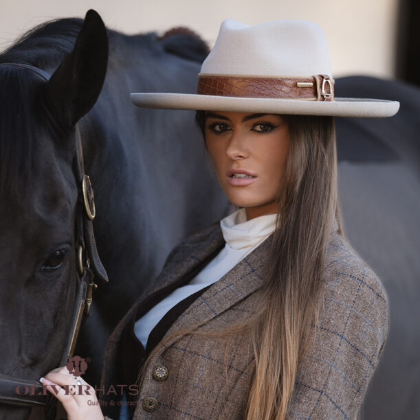 Brooklyn. Lana 180g vainilla con cinta Saratoga.
