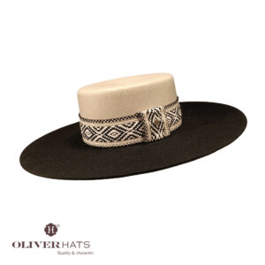 Gondolero. Lana 200g White & Black con cinta Mendoza. Ala 12cm.